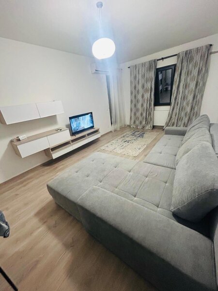 Militari, Grozavesti